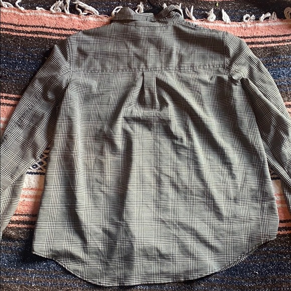 DKNY BUTTON UP BLOUSE - Picture 3 of 3